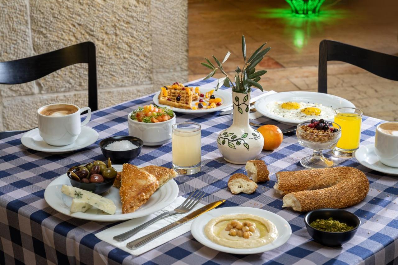 Olive Tree Hotel Yerusalem Bagian luar foto